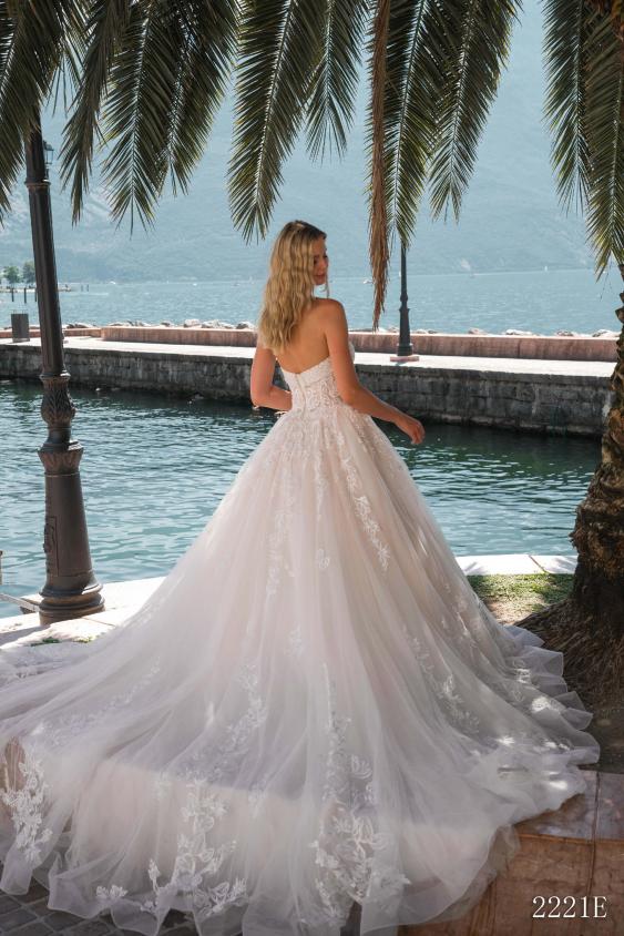 Wedding dress 2022 - QUEEN 2221E